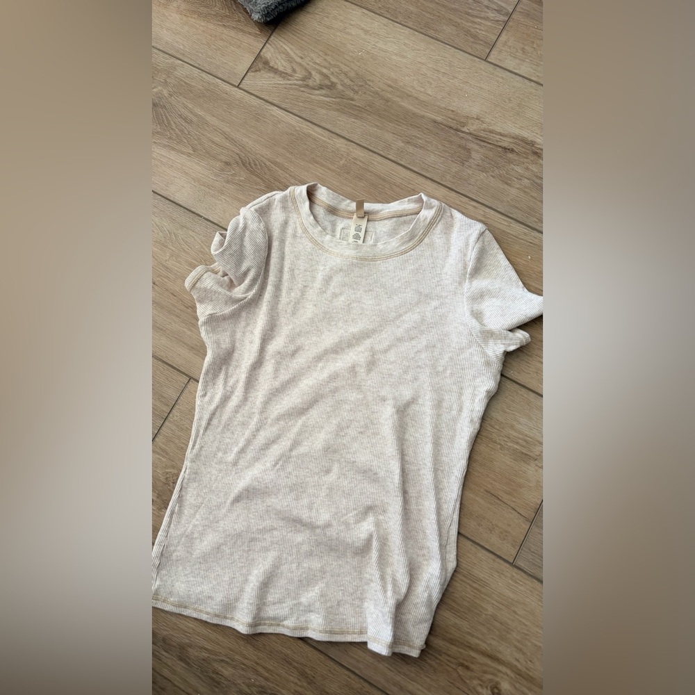 Skims Short Sleeved Tee